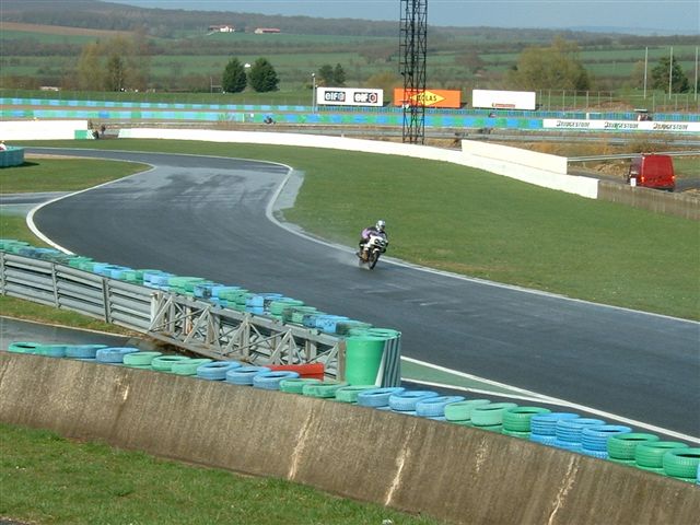 -Zondagnamiddag - eenzaam in de regen