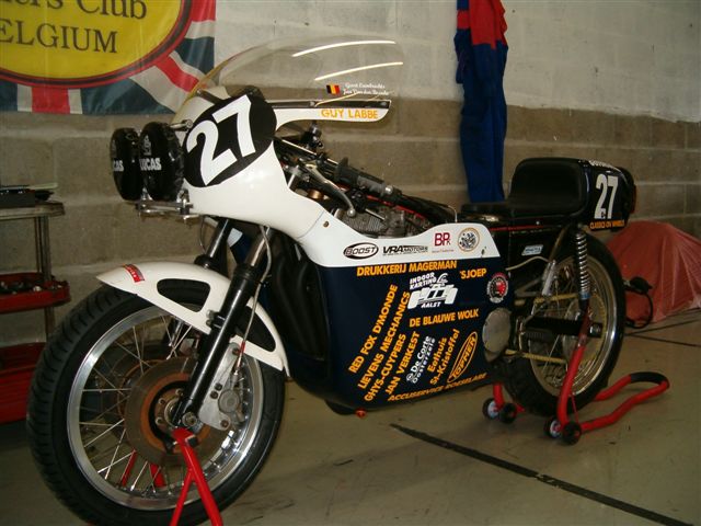 -Vrijdagnacht - klaar voor de strijd.