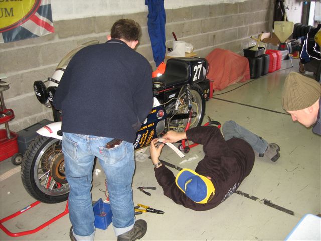 Donderdagavond - Gauw de andere klevers erop